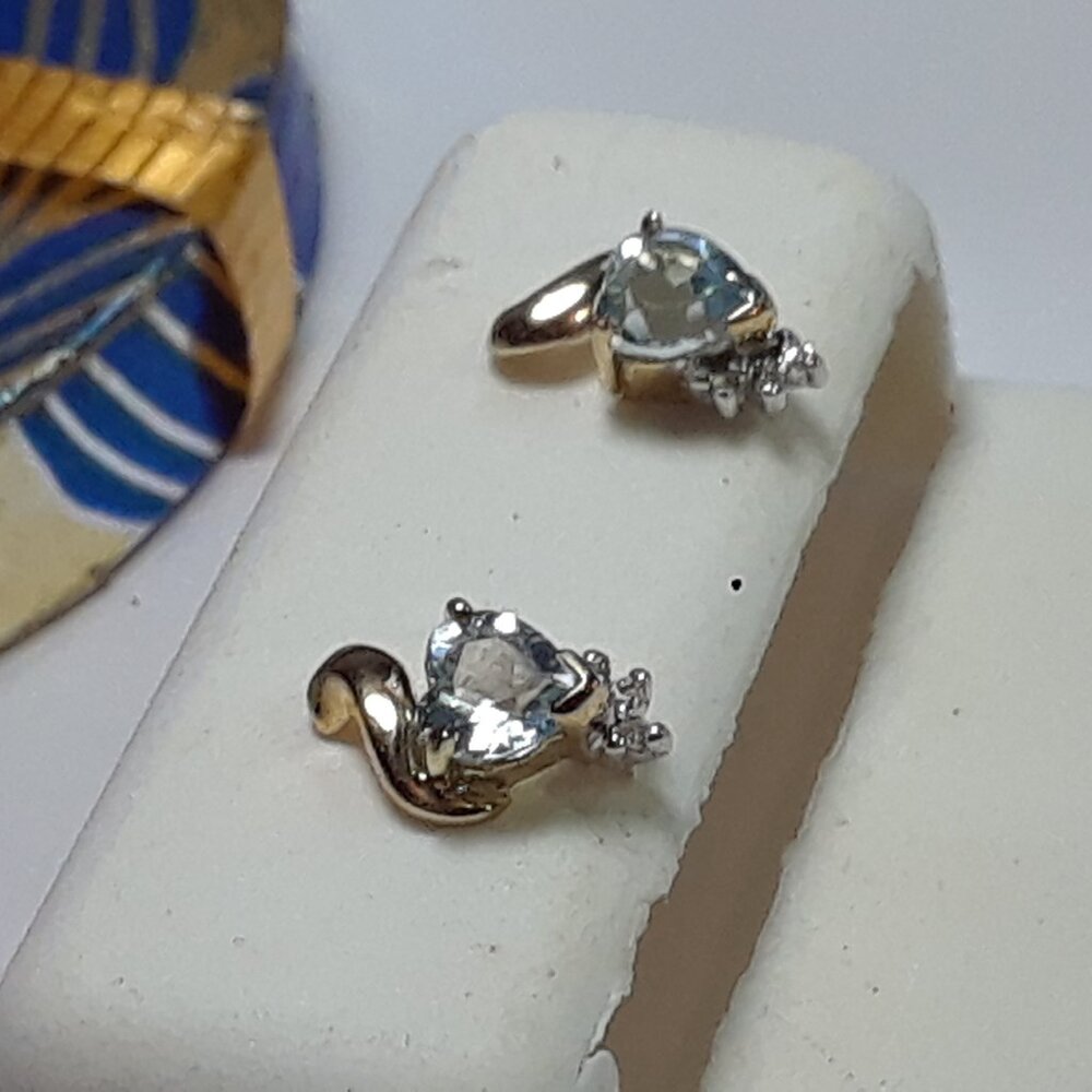 Estate .66ctw Natural Heart Cut Topaz & Diam accents 10Kt Y/G Stud Earring#20434